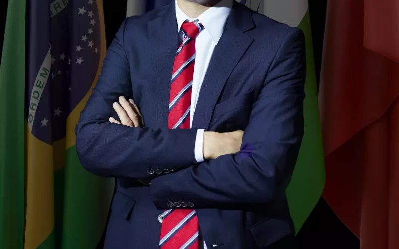 Prefeito anuncia reforma administrativa para reduzir gastos públicos